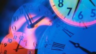 ¿Cuándo es el cambio de hora en octubre de 2025 y pasamos al horario de invierno? ¿Dormimos más o menos?