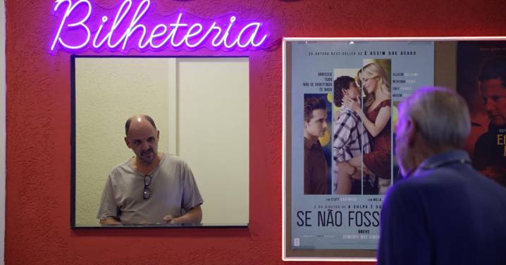 A man in Brazil turned his childhood dream into a small cinema for film lovers |