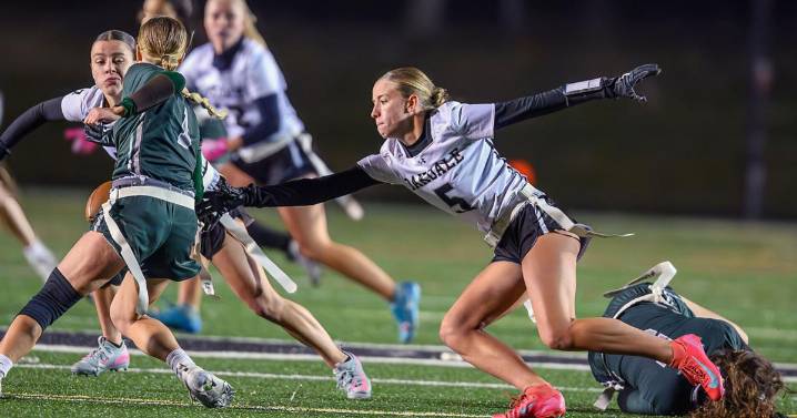 Sackmaster Booth boosts Bears in flag football shutout of Titans