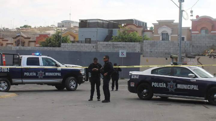 Asesinan a un hombre a balazos dentro de una vecindad en la colonia Sánchez Taboada