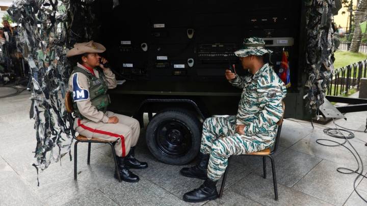 Militares venezolanos ensayaron la comunicación ante un eventual estado de excepción: "Tambores, humo o lo que sea"