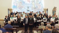 El Coro de la Bodega de Candás actúa en el País Vasco ante un oyente muy especial