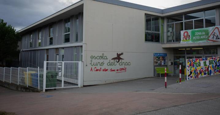 A prisión uno de los tuiteros juzgados por acosar a la familia de Canet que logró el 25 % de español