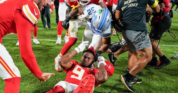 Chiefs receiver has nose bloodied in postgame fight with Lions defender