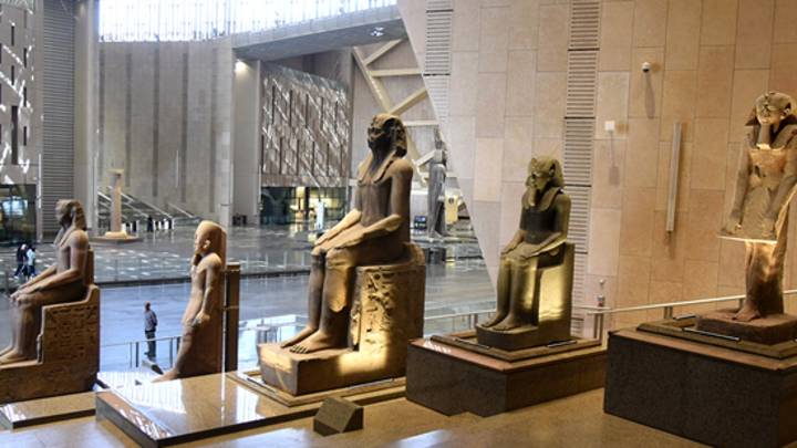 El Gran Museo Egipcio de mil millones de dólares abrirá sus puertas en El Cairo tras dos décadas de construcción
