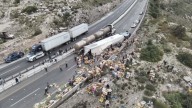 Volcó un Tráiler con Mercancía sobre la Autopista Puebla-Orizaba: Reportan Rapiña del Producto