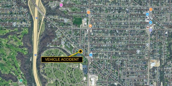 2 injured in Peoria crash, 1 victim freed with jaws of life