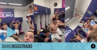 Las redes deliran con el festejo de los pibes argentinos con la canción de Colombia: ''Prende la radio, enciende la tele''
