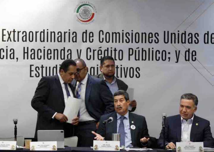 Dan luz verde a la ley de amparo en México