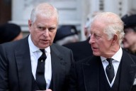 Rey Carlos III inició proceso para retirar títulos y honores a su hermano, el príncipe Andrés