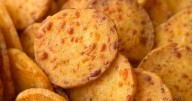 Cómo hacer unas ricas crackers de queso en poco tiempo