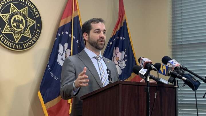 Why DeSoto County DA is calling on a school board member to resign