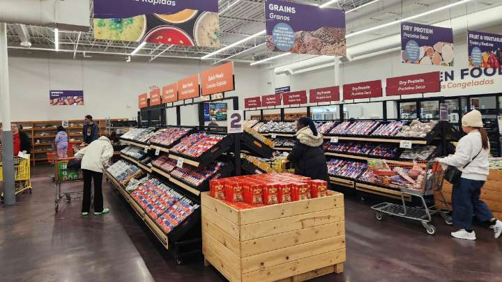 Food banks brace for strain as shutdown halts SNAP benefits