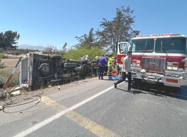 Dos fallecidos y una veintena de heridos dejó siniestro vial en la comuna de Ovalle