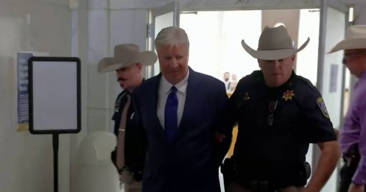 Former megachurch pastor pleads guilty to sexually abusing a child