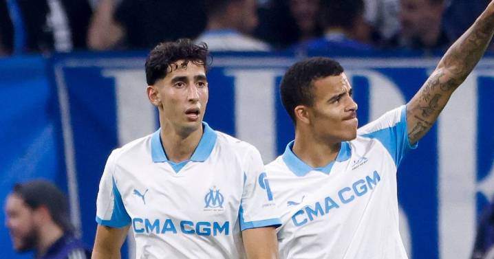 Former Premier League star 'attacked at airport' before flying on international duty