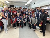Montreal Alouettes serve Thanksgiving dinner at Welcome Hall Mission