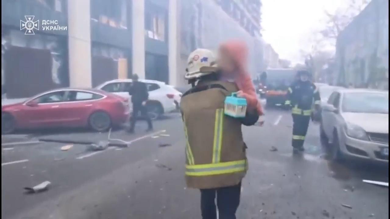 Russian drones and missiles kill 6 in Ukraine, including a mother and her young daughters
