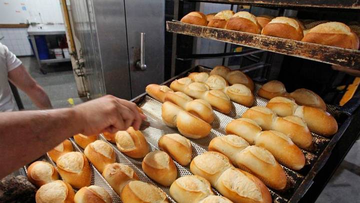 Panaderos en alerta: denuncian que los molinos "congelan" las entregas