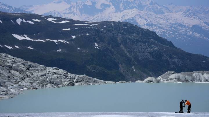 Swiss glaciers shrank 3% this year, 4th biggest retreat on record