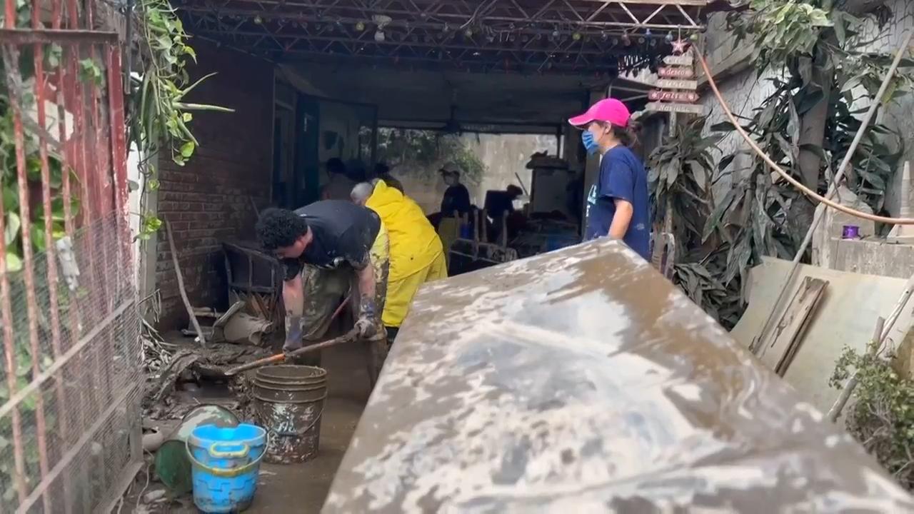 Swathes of central Mexico reel from devastation wreaked by deadly torrential rains