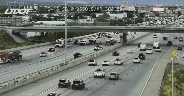Watch Live: Crash blocks several lanes of northbound I