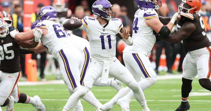 Minnesota Vikings lean again on strong chemistry to fuel win over Browns despite hardships