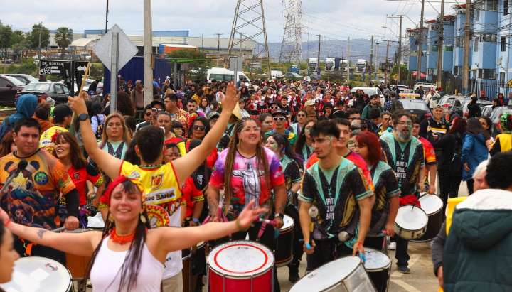 Ocupación hotelera alcanzó el 100% en Valparaíso por el «Carnaval de los Mil Tambores»