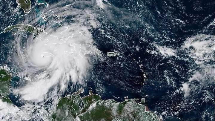 Huracán Melissa se aleja de Jamaica como categoría 4 rumbo al este de Cuba