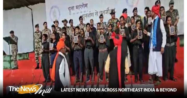 Chhattisgarh: 21 Naxals with weapons surrendered before police