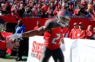 Deadspin | Reports: Former All-Pro RB Doug Martin, 36, died in police custody