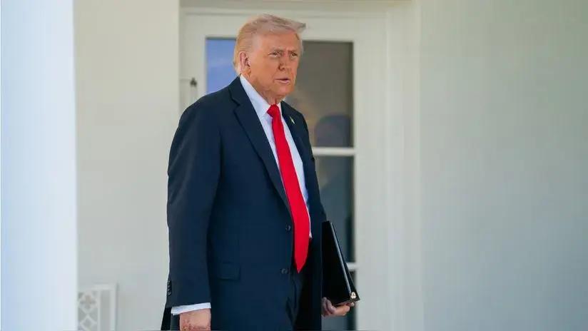 Donald Trump dice que si continúa campaña contra narcotráfico por tierra notificará al Congreso