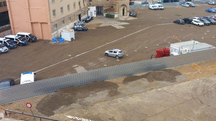 El solar de la antigua comisaría de Mayandía se convierte, de nuevo, en un aparcamiento