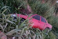 Adolescentes de 15 años conducían un auto que despistó y cayó en una zanja en Paraná