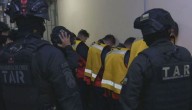 Vestidos con uniforme especial y vigilados día y noche: así estarán los venezolanos extraditados en unidad especial de Santiago 1