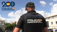 Despliegue policial en Brenes por un hombre atrincherado en el interior de una vivienda