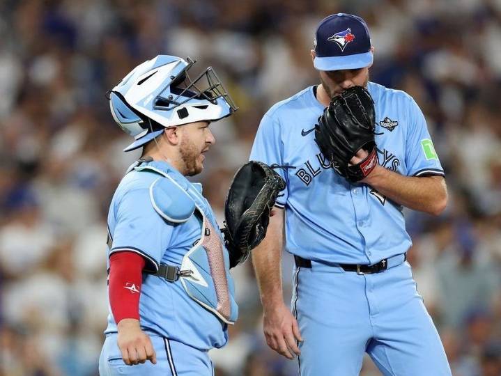 Blue Jays' broadcaster Buck Martinez on point in World Series Game 5