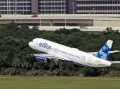 Un avión de JetBlue aterrizó de emergencia en Florida por un problema en pleno vuelo: hay heridos