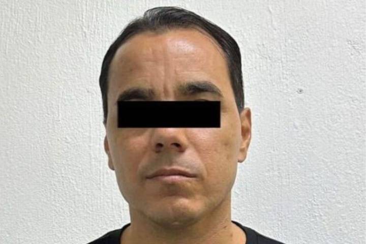 Detienen a Omar Bravo, exjugador de Chivas, por presunto abuso de una menor