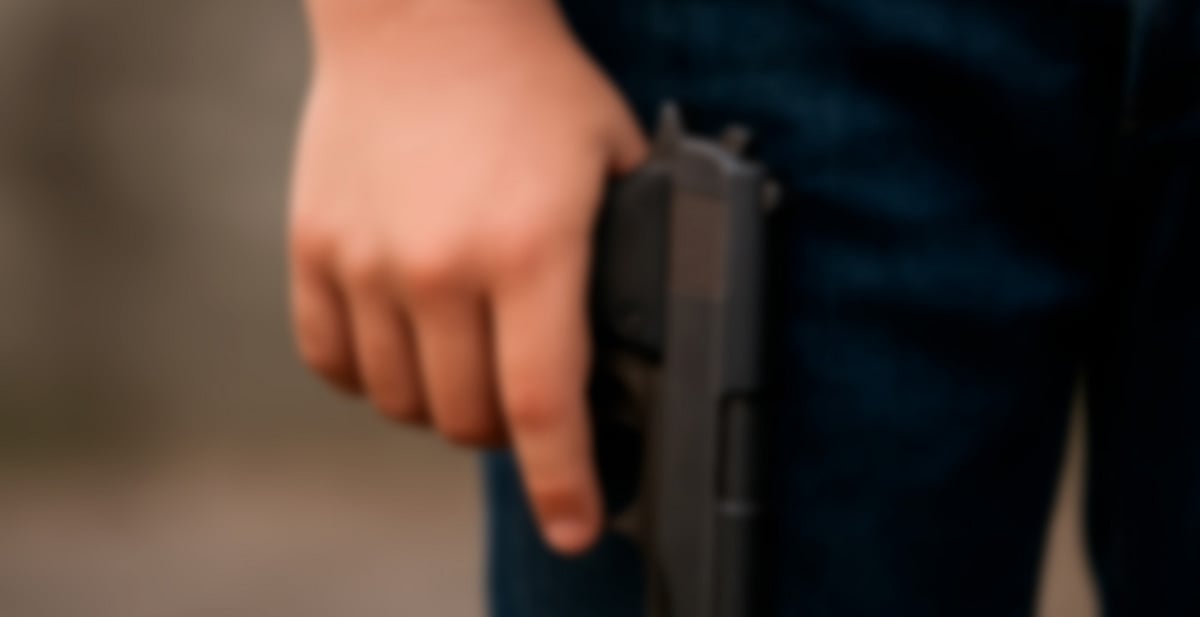 Le quitó el celular y él le disparó; menor ataca a su madre en CDMX