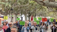 Los afectados por el alcalde de Monterde marchan en Calatayud y piden su dimisión