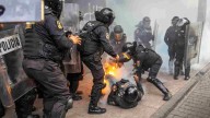 Policía herida en marcha de 2 de octubre deja terapia intensiva