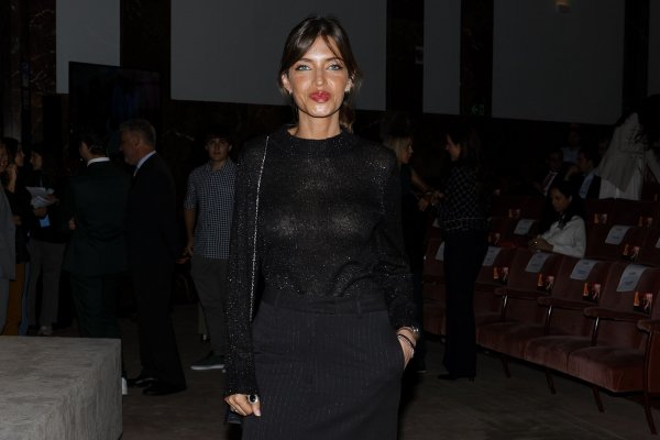 Sara Carbonero ha recuperado las sandalias peep toe para conocer a Letizia