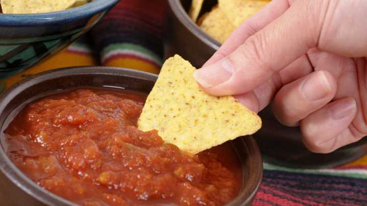 The Salsa Warning Sign To Watch For At Mexican Restaurants