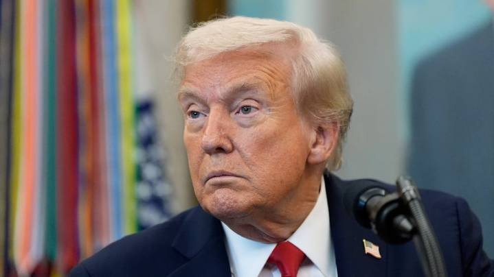 Donald Trump acusó a Gustavo Petro de ser un líder narco y suspendió toda ayuda financiera a Colombia
