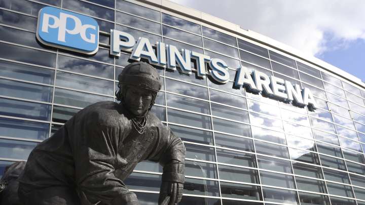 Fan at Penguins game hospitalized after falling from upper concourse