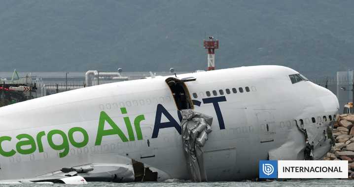 Dos muertos tras accidente de avión de carga en aeropuerto de Hong Kong: aeronave cayó al mar