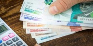 BanRep prevé caída de inflación en 2026 pero advierte sobre alza del salario mínimo