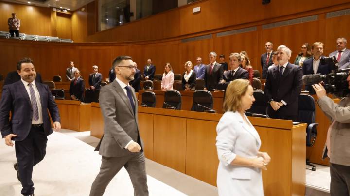 Vox abandona el pleno de las Cortes en el minuto de silencio por las víctímas de Gaza e Israel