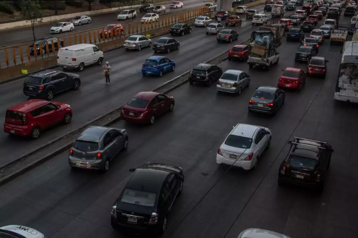 Hoy no circula 2025 CDMX y Edomex: ¿Qué carros descansan este miércoles 22 de octubre?